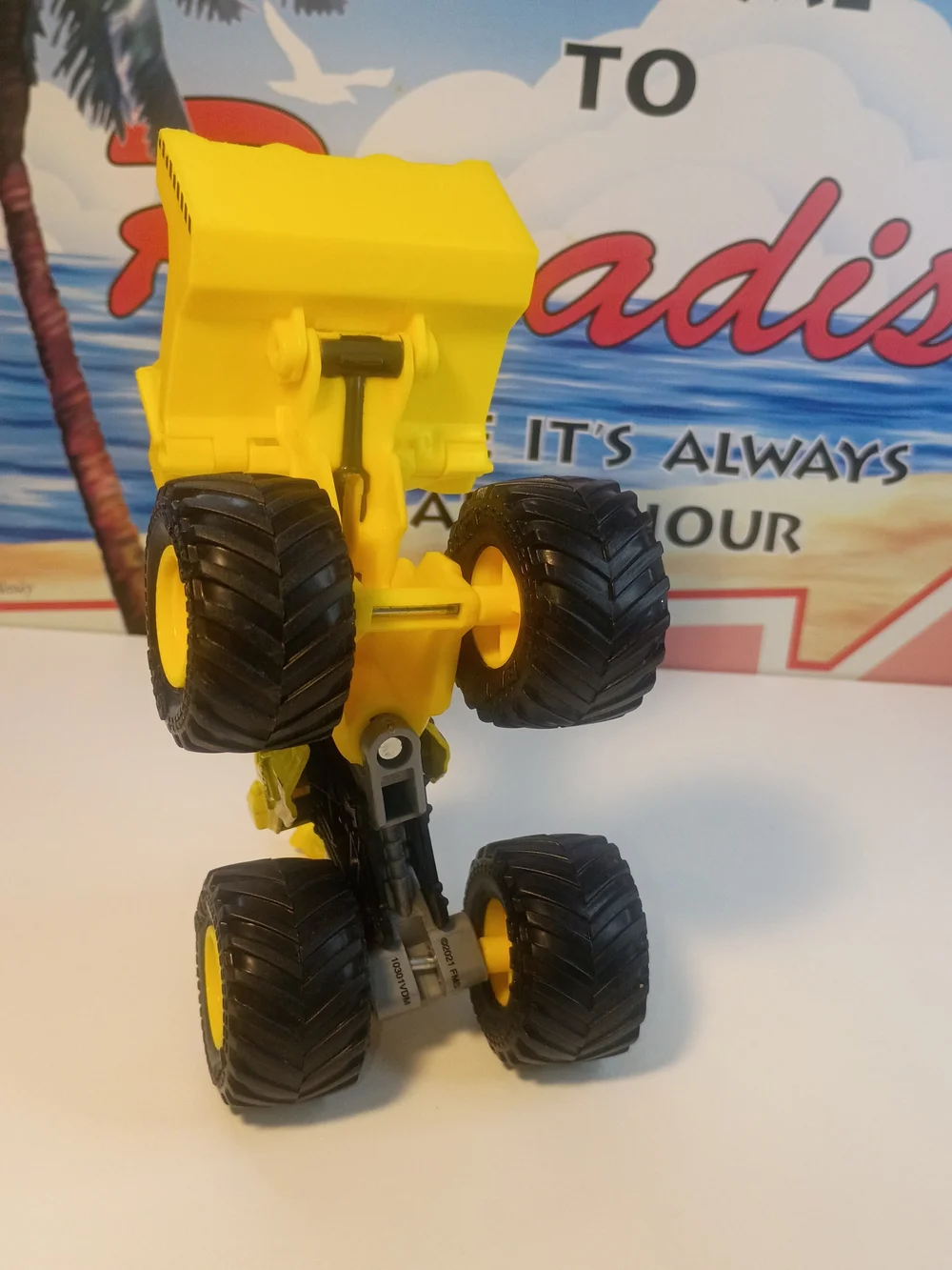 Monster Truck Dirt Squad Scoopz Yellow 1/64 Scale Pre-owned